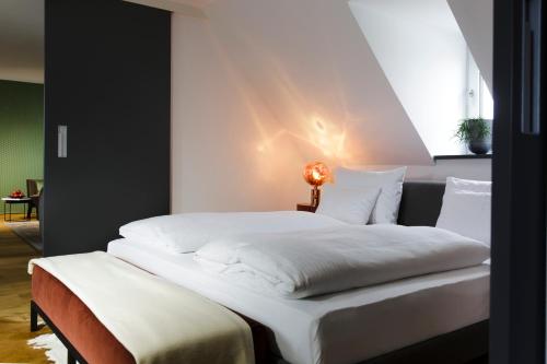 Suite 500