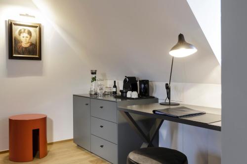 Suite 500