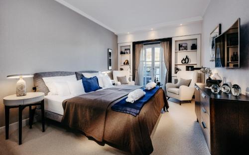 Dune Room