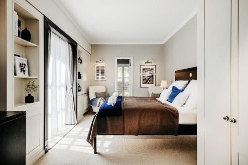 Large Dune Room