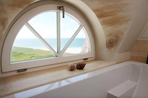 Sea Maisonette w Bathroom upstairs 40sq
