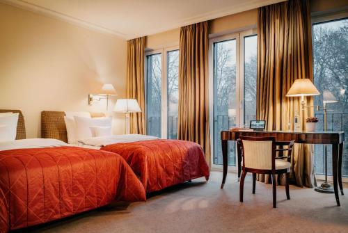 Deluxe Twin Room with Lake View