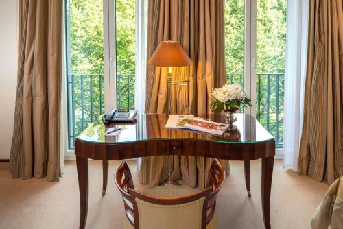 Deluxe Double Room with Lake View