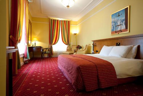 Fairmont Double Room with City View