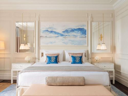 Deluxe Room with Lake View