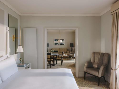 Junior Suite with Lake View