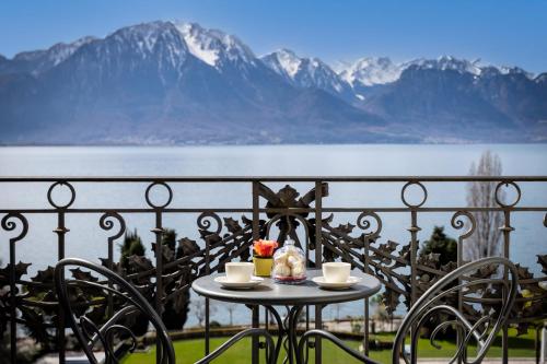 Signature Suite with Lake View