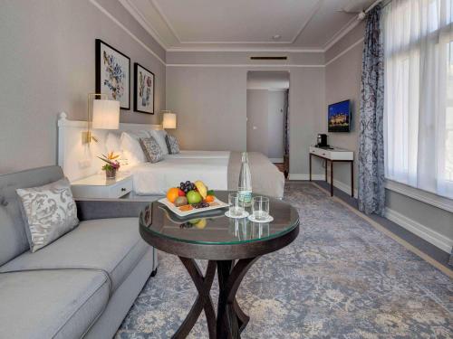 Deluxe Double Room (City View)