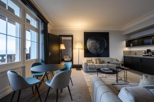 Suite with Mountain View