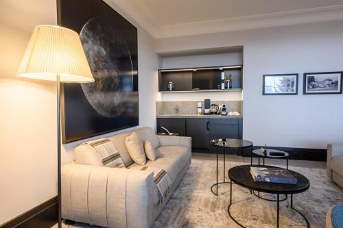 Suite with Mountain View