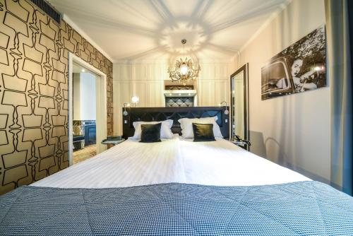 Suite with Spa Bath