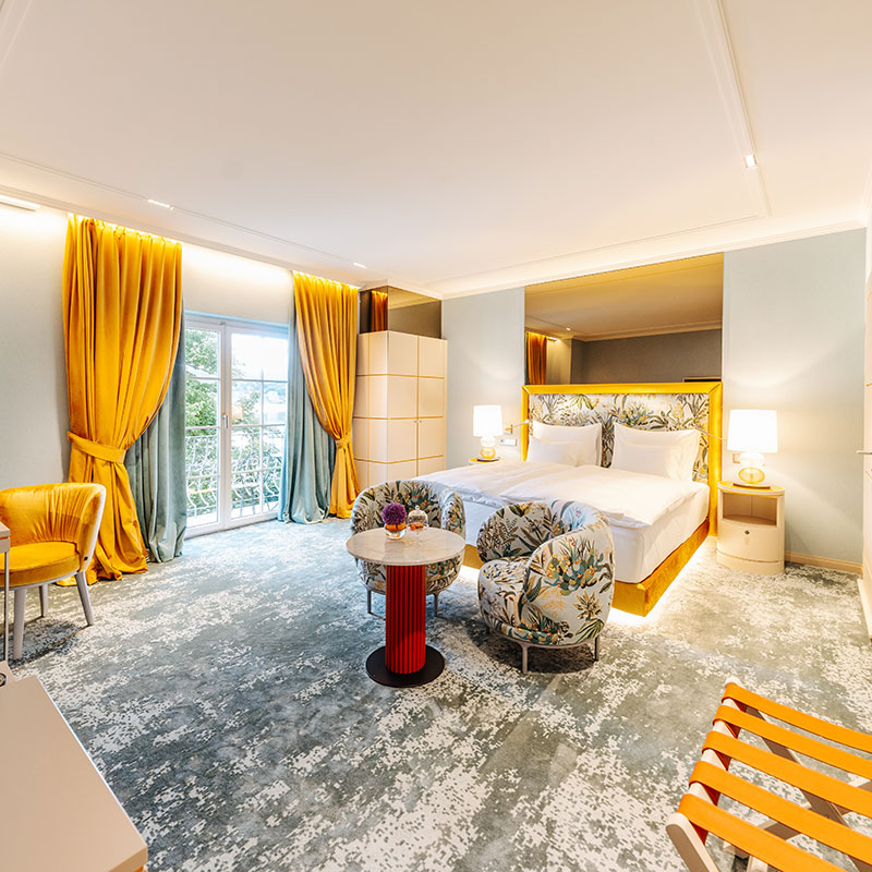 DELUXE DOUBLE ROOM WITH A LAKE VIEW