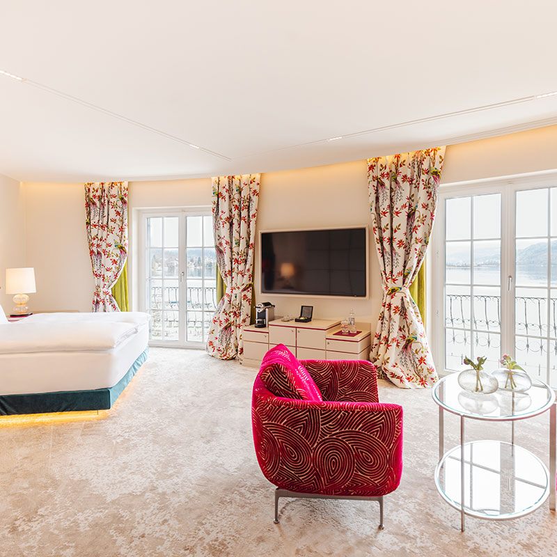 JUNIOR SUITE WITH A LAKE VIEW