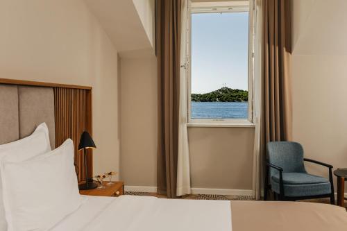 Deluxe Double or Twin Room with Sea View