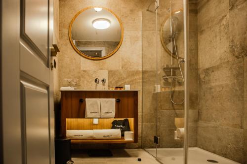 Deluxe Double or Twin Room with Balcony