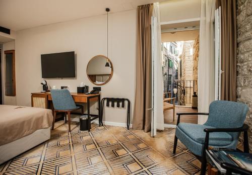 Deluxe Double or Twin Room with Balcony