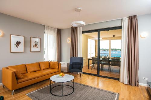 Comfort Two-Bedroom Apartment with Balcony