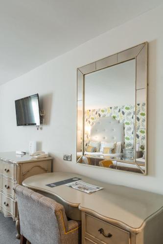 Deluxe Double Room with Two Double Beds