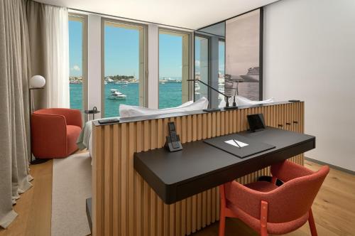 Superior King Room with Sea View 