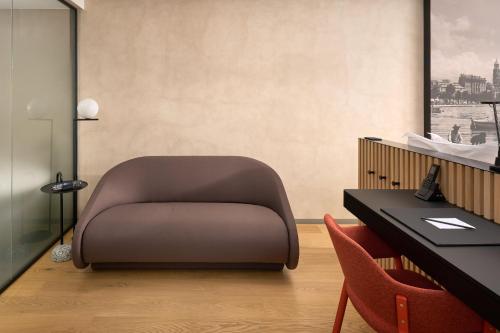Premium Twin Room with Balcony and City View