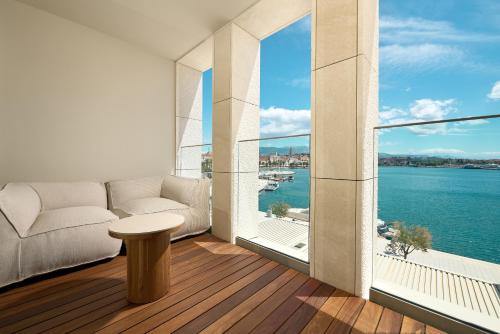 Premium King Room with Balcony and Sea View