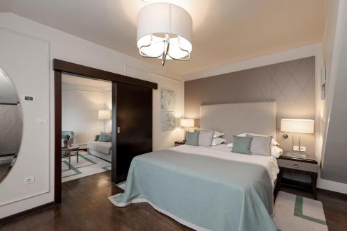 Luxury Suite with Balcony