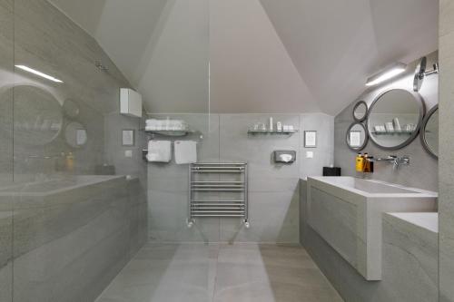 Luxury Suite with Balcony