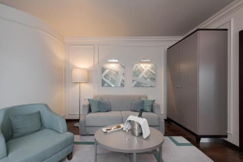 Luxury Suite with Balcony