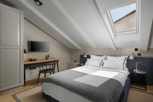 Standard Double Room - Main Building