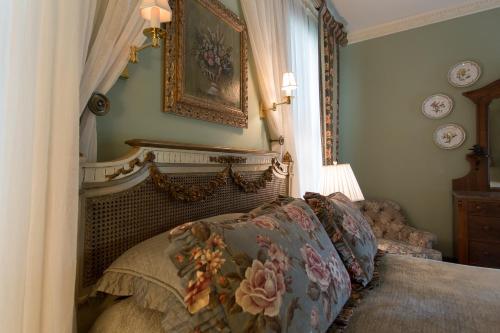 Briar Rose Garden Villa
