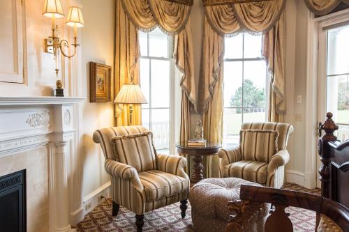 Regency Signature Guest Room