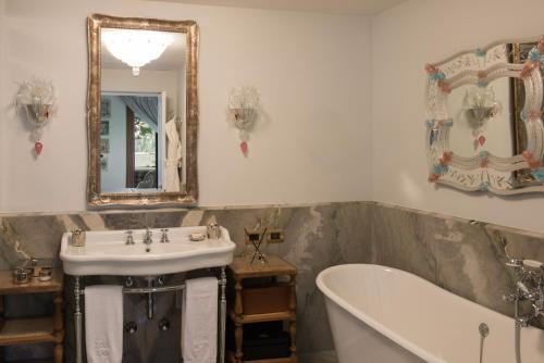 Double or Twin Room with Lake View