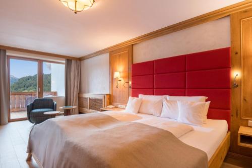 Suite with Mountain View