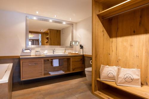 Suite with Mountain View