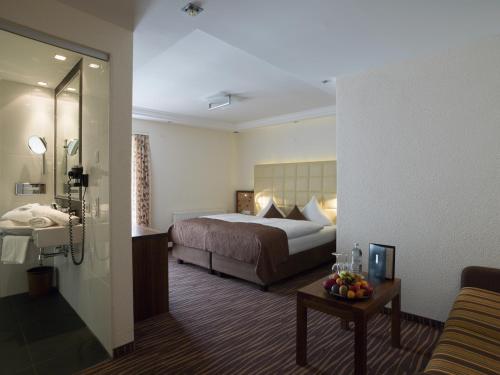 Double Room (1 Adult)