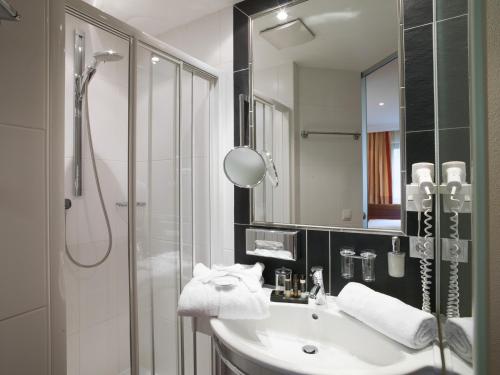 Double Room (1 Adult)