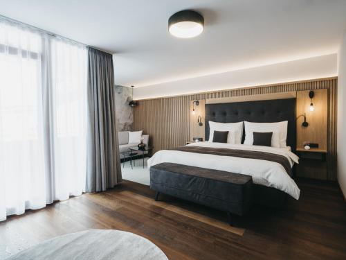 Grand Deluxe Room