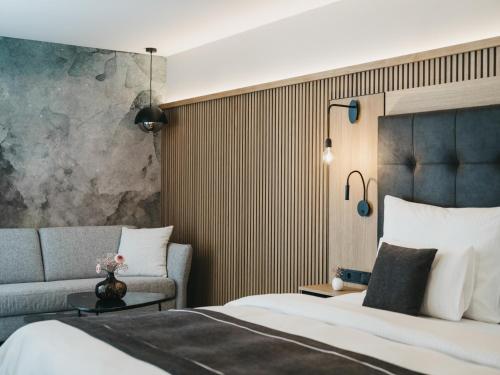 Grand Deluxe Room