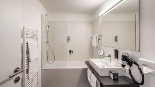 Double Room L with Balcony