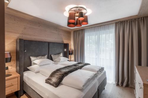 Three-Bedroom Suite with Balcony