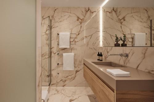 Suite with Mountain View