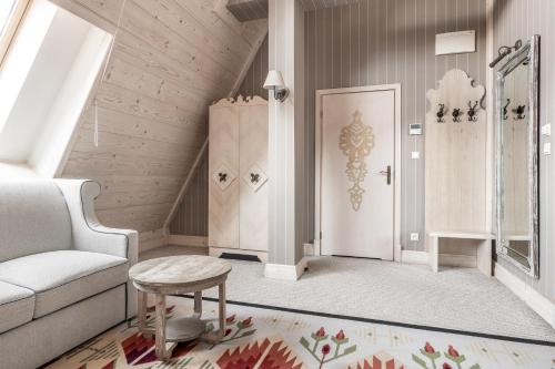Aries Suite