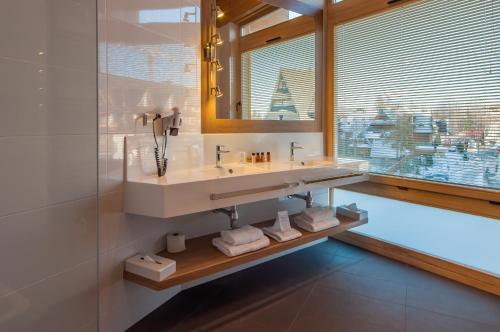 Suite with Mountain View