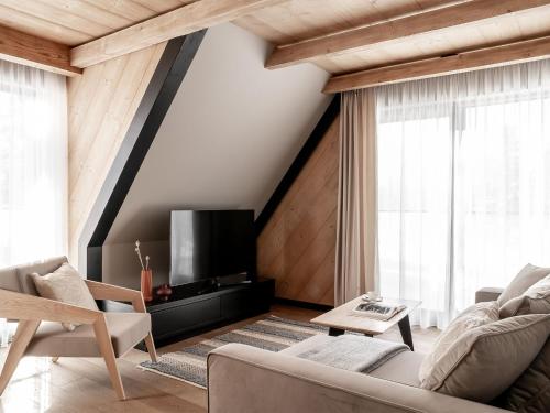 Suite with Mountain View