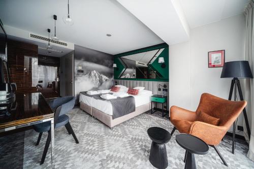 Pokój  2-sosobowy typu Deluxe Plus z balkonem (Budynek Główny)