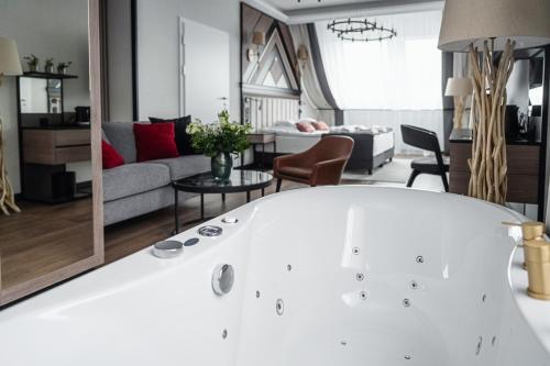 Apartament typu Executive z wanną z hydromasażem (Budynek główny)