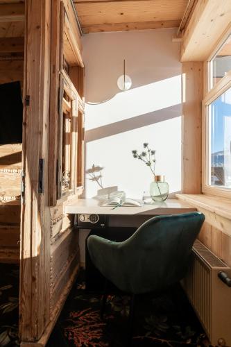 Deluxe Double Room with Mountain View and Mezzanine