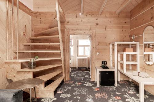 Deluxe Double Room with Balcony and Mountain View - Mezzanine