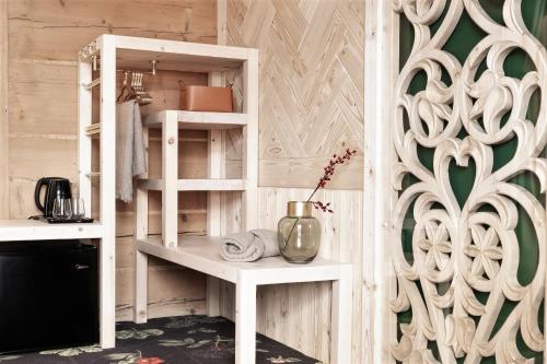 Deluxe Double Room with Balcony and Mountain View