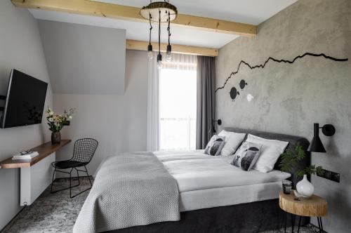 Double Room with Mountain View with Balcony